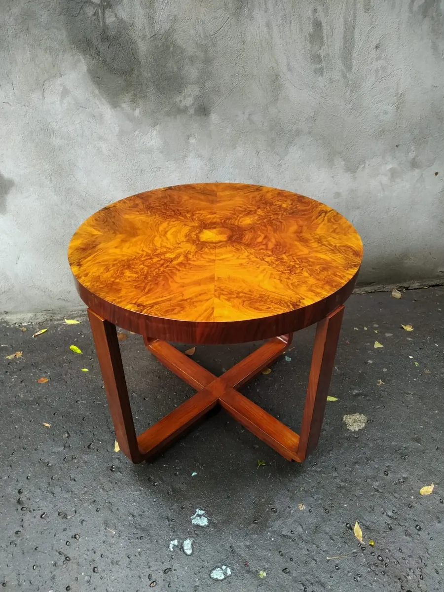 Stół art deco, fornir orzechowy, po renowacji