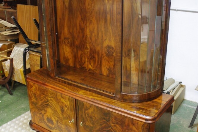 Serwantka w typie art deco, lata 50. XX wieku