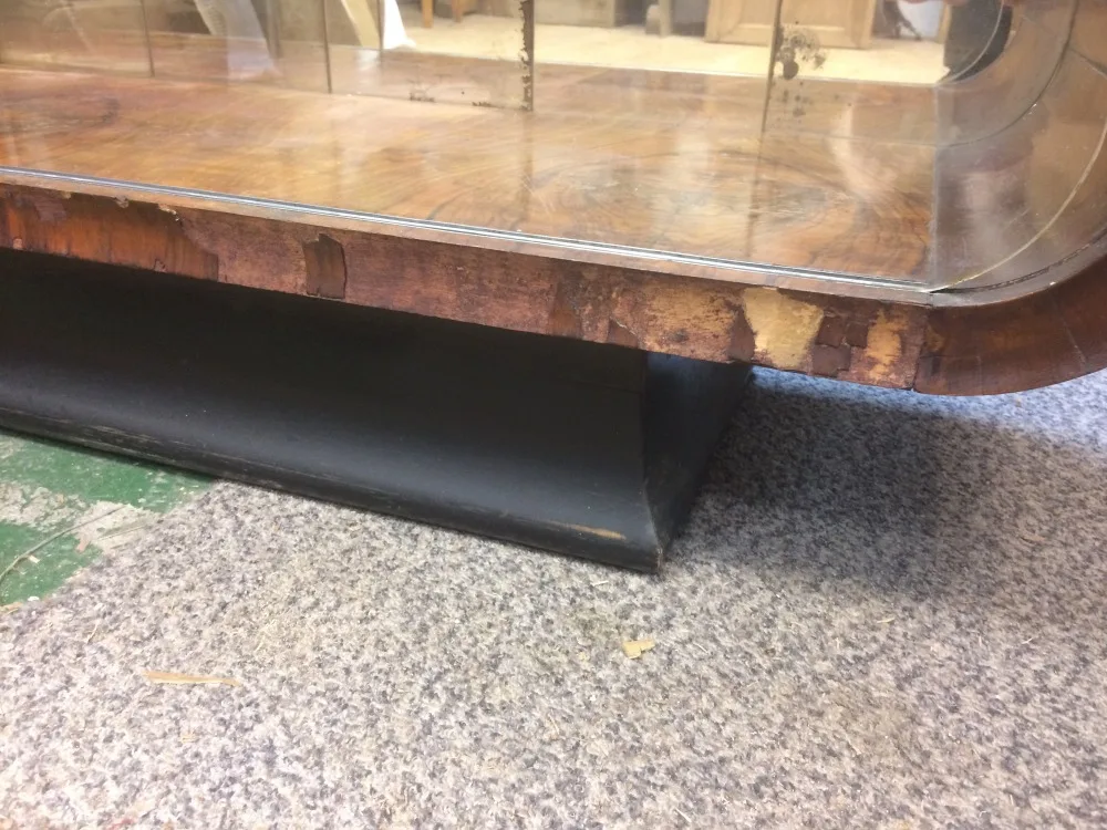 Witryna J-143 z zestawu „Tulipan” projekt Jindřich Halabala, przed renowacją