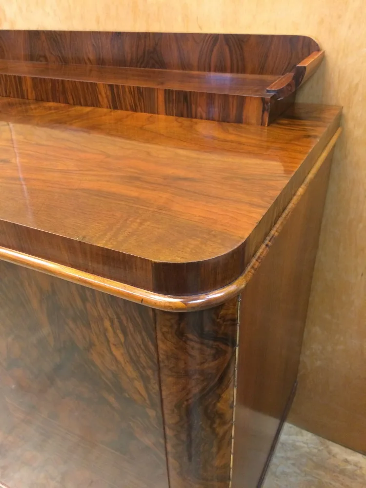 Bufet Art Deco, lata 20. XX wieku po renowacji