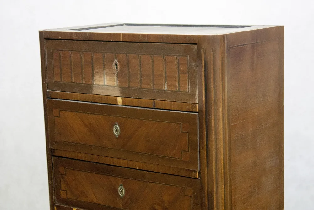 Szyfoniera (bieliźniarka) przed renowacją