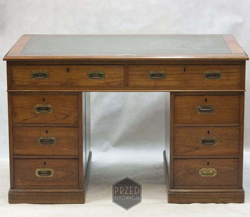 Biurko wojskowe (military/pedestal desk) przed renowacją