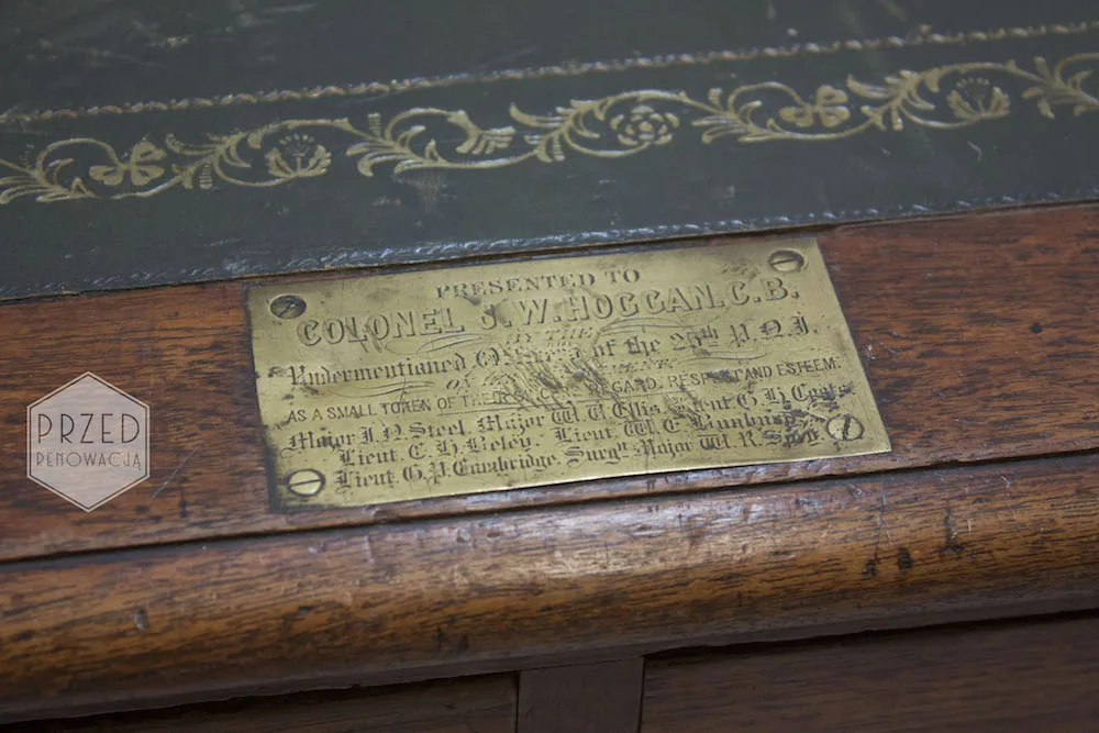Biurko wojskowe (military/pedestal desk) przed renowacją