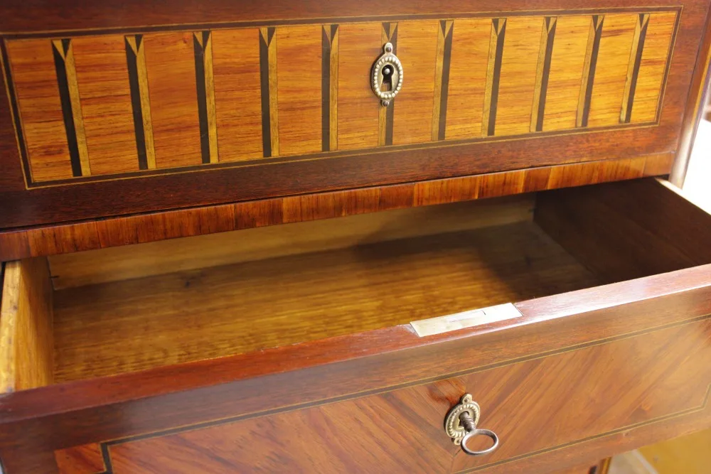 Szyfoniera (bieliźniarka)