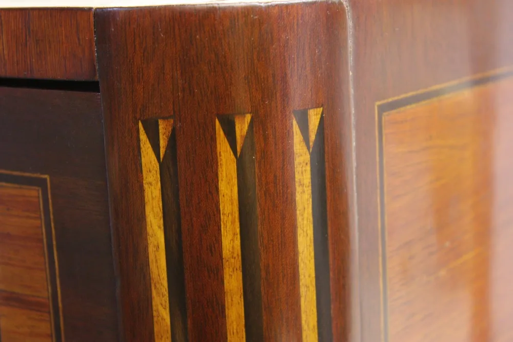 Szyfoniera (bieliźniarka)