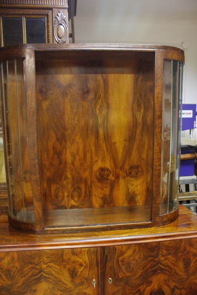 Serwantka w typie art deco, lata 50. XX wieku