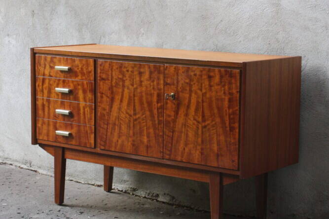 Komódka komoda model Z 381 mahoniowa