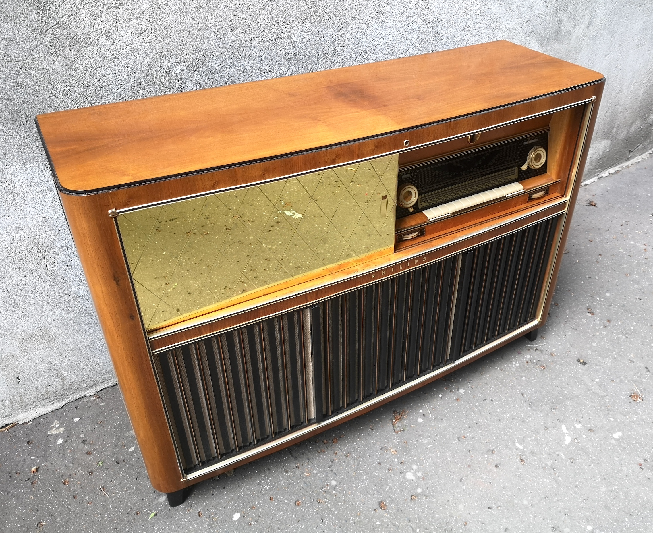 Lampowa radiola Philips Capella-Truhe 853/4E/3D 1955 r.