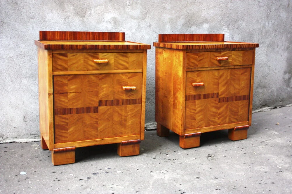 Dwa_nakastliki_art_deco